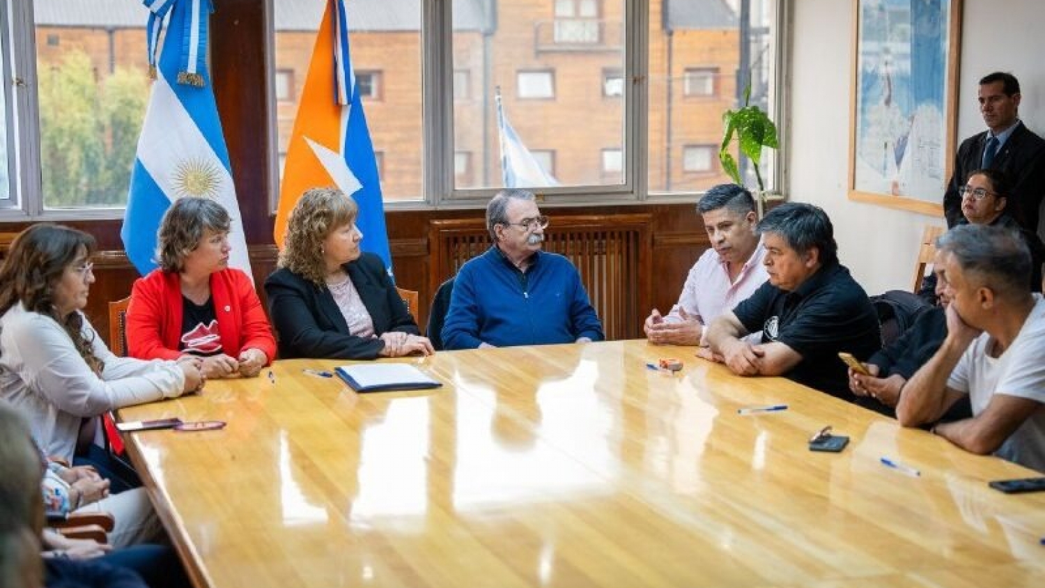 Tierra del Fuego garantiza salarios en Puertos