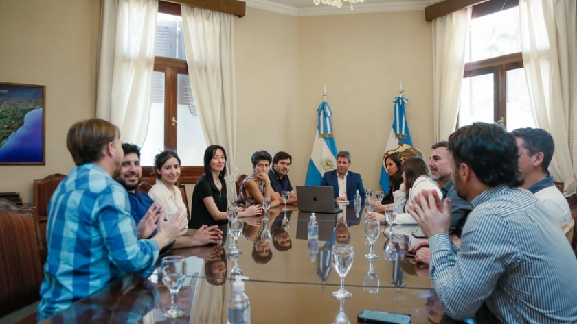 Sergio Uñac recibió a profesionales sanjuaninos que se capacitaron en Barcelona