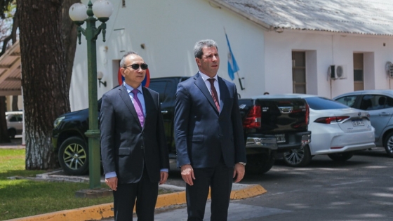 Sergio Uñac recibió la visita del embajador de la República Popular China en la Argentina, Wang Wei