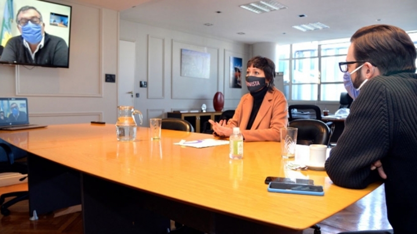 El Ministro Simone y la Intendenta Mayra Mendoza firmaron un convenio para la construcción de dos puentes en Quilmes