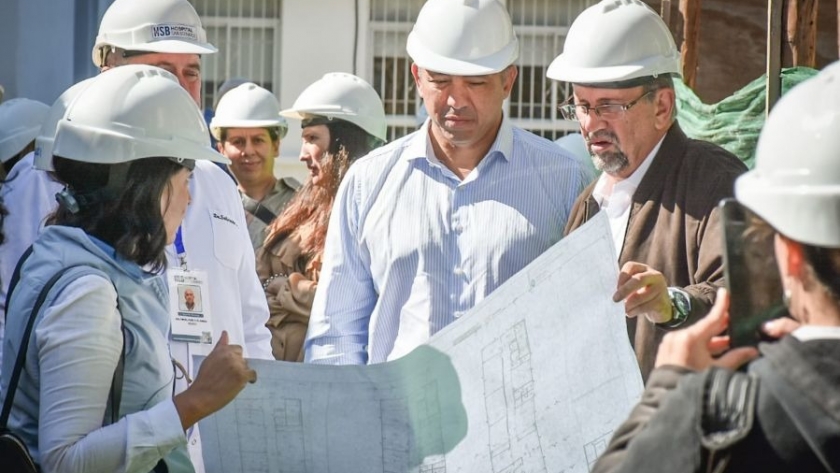 Ampliación del hospital San Bernardo: se construyen un edificio para la administración y otro para la sala de máquinas