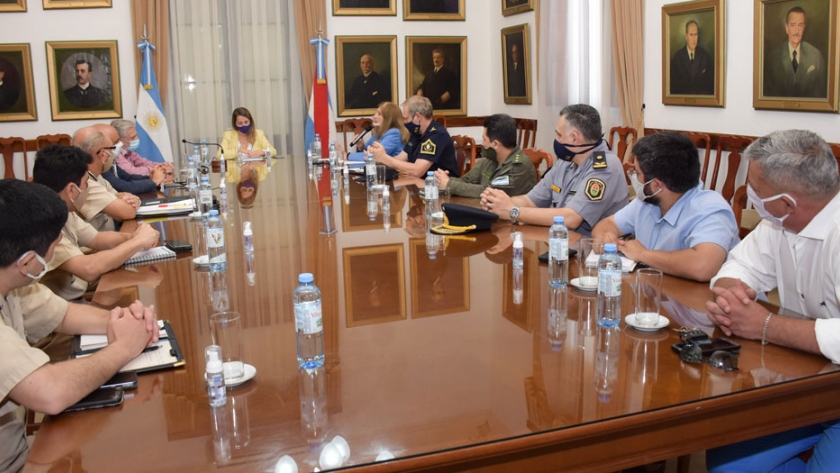 Refuerzan los controles en las Islas de Victoria ante la afluencia de gente que llega en embarcaciones