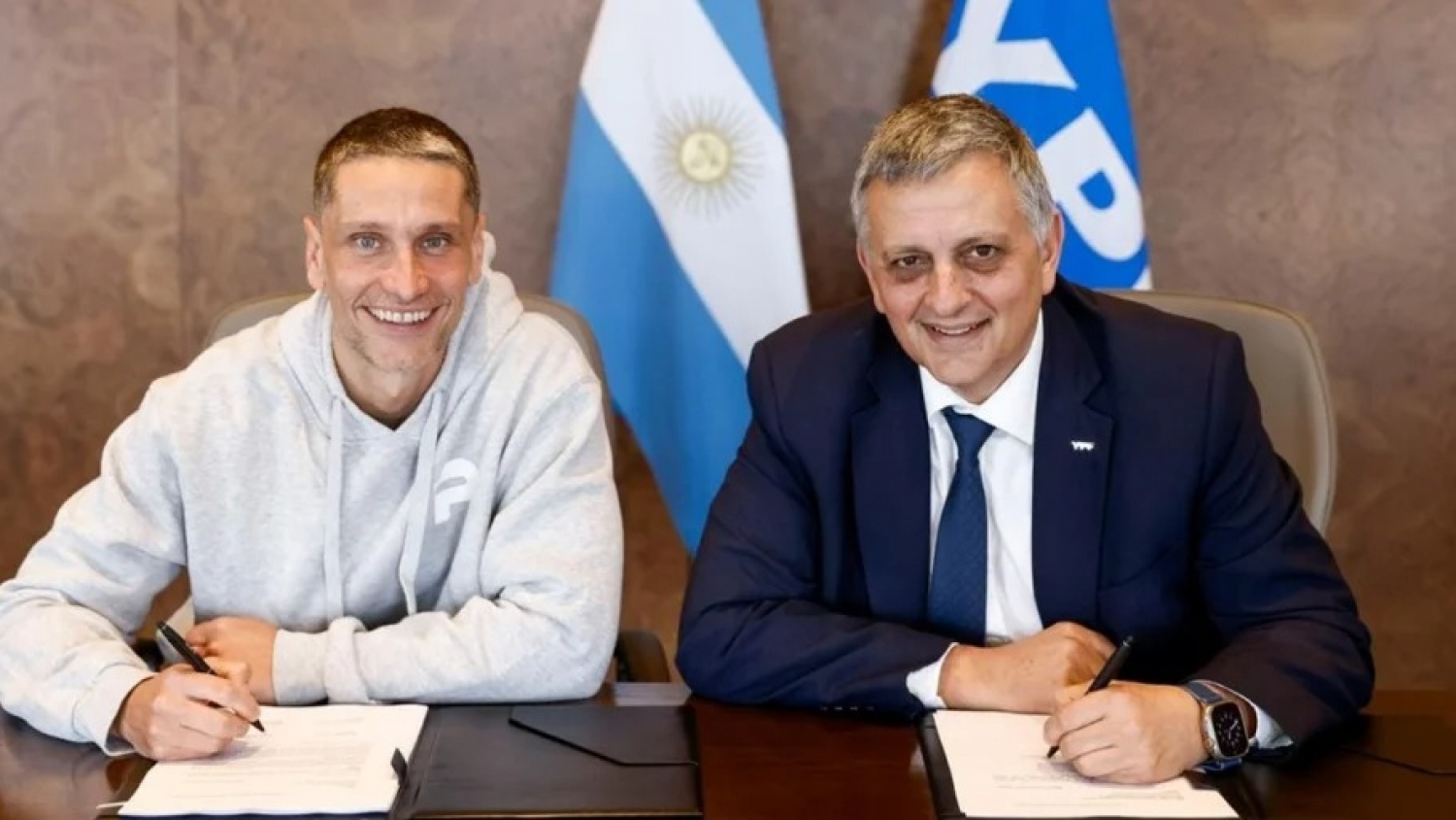 YPF y PedidosYa sellan una alianza para expandir las tiendas Full