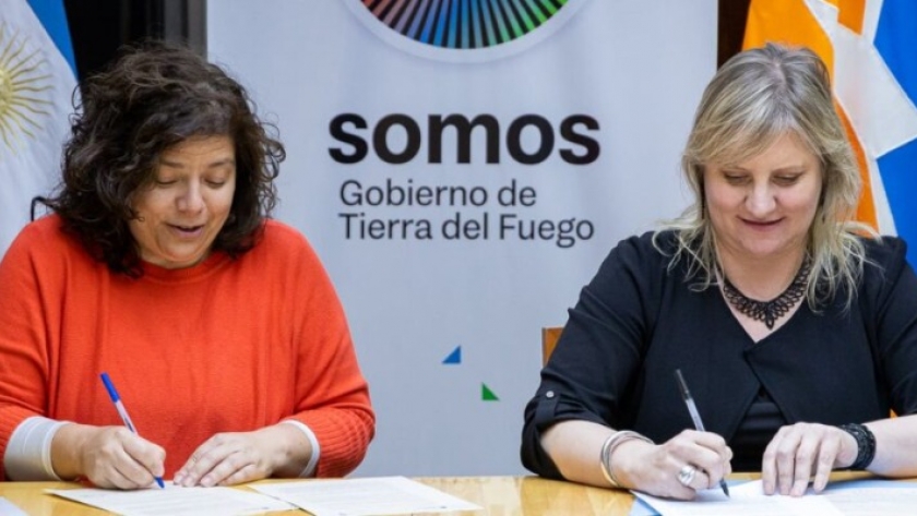 El Ministerio de Salud rubricó un convenio para establecer en la provincial la historia de salud integrada