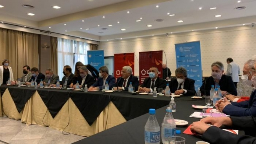 Mendoza expresó nuevamente su preocupación por el cierre de las exportaciones de carne