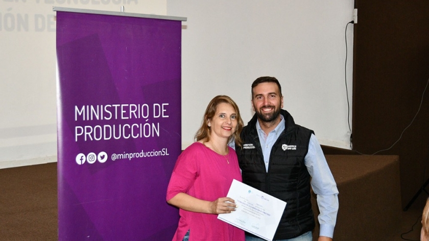 Entregaron certificados de capacitación para la elaboración de embutidos