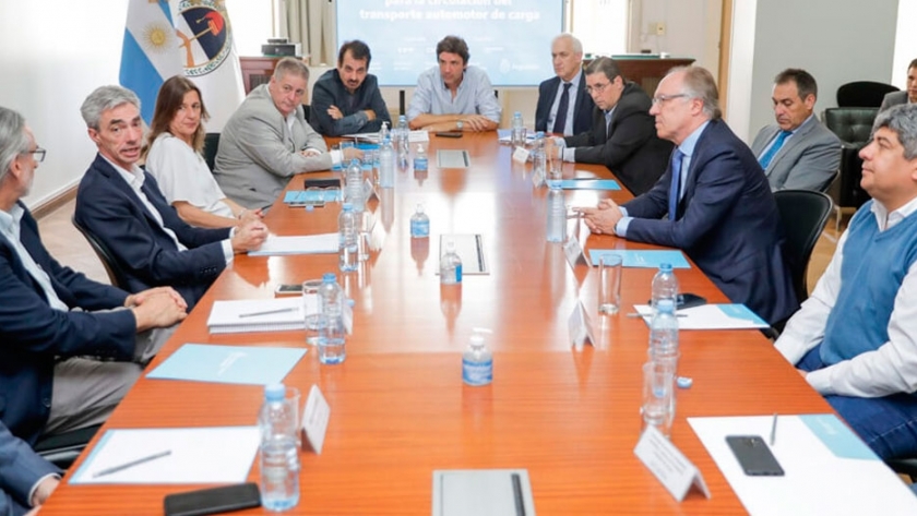Firman un acuerdo para asegurar la circulación del transporte y el abastecimiento