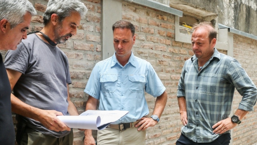 Rosario: Enrico recorrió las viviendas que Provincia construye en Barrio República La Sexta
