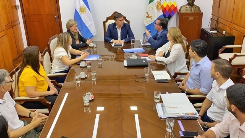 El gobierno del Chaco avanza en el retorno de los fragmentos de meteoritos