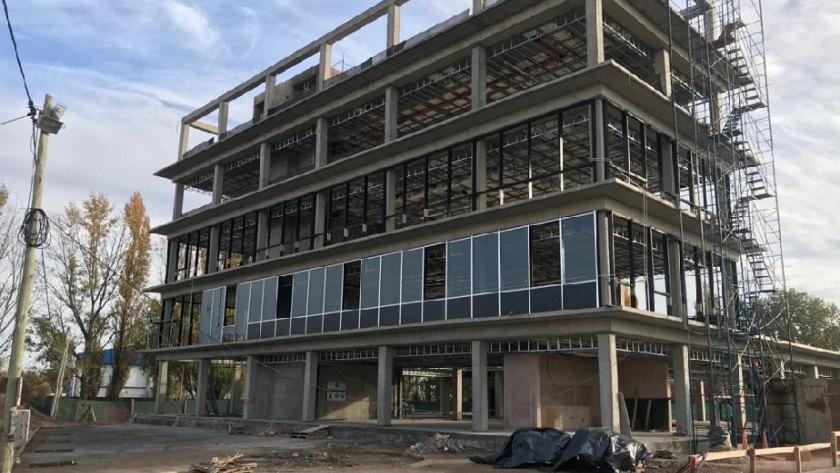 El edificio sustentable de Energía superó la mitad de las tareas previstas para su construcción
