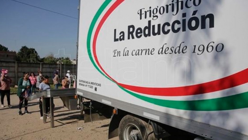 Frigorífico regala 3.500 kilos por semana