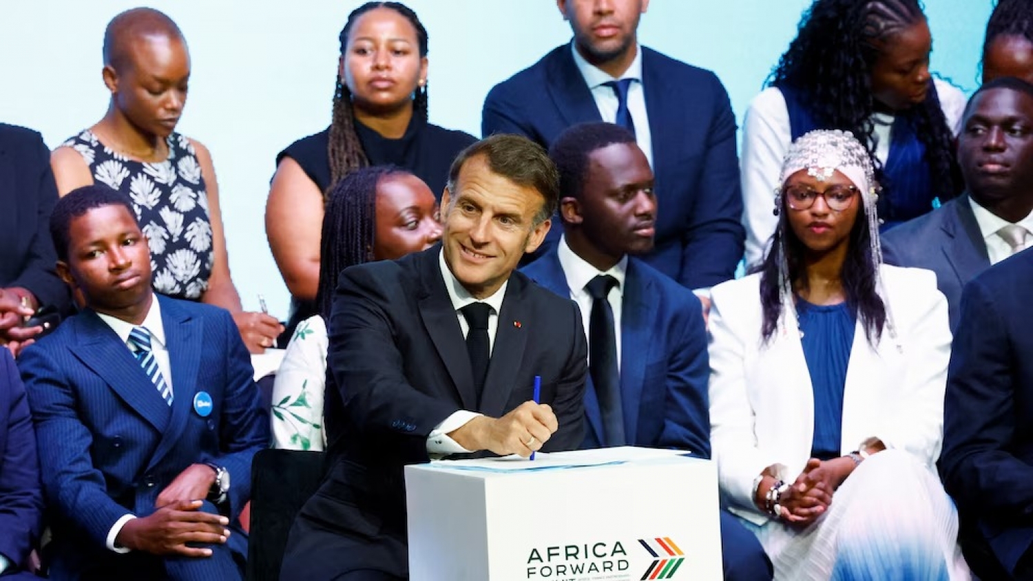 Francia y países africanos sellan un acuerdo de inversión de 23.000 millones de euros para sectores estratégicos