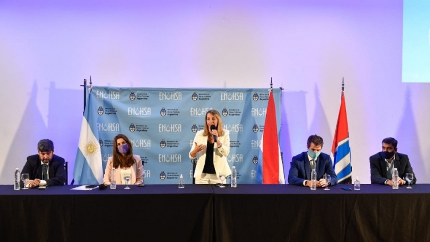 “La Provincia está en obras, con un Estado presente y activo”, dijo Stratta