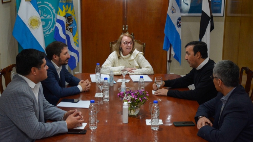 Acción Articulada: Alicia entregó resolución para avanzar en la construcción del estadio ARA San Juan