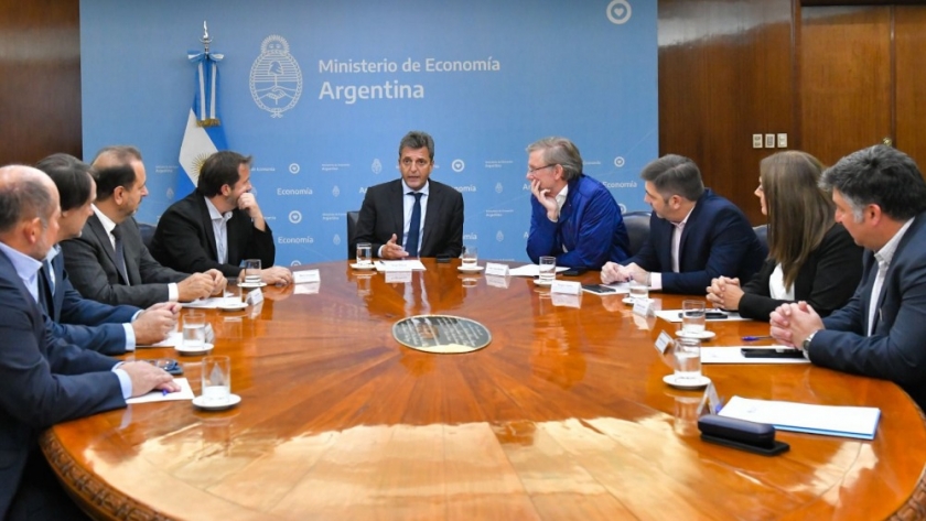 Massa firmó un convenio con Coviar para fomentar el enoturismo