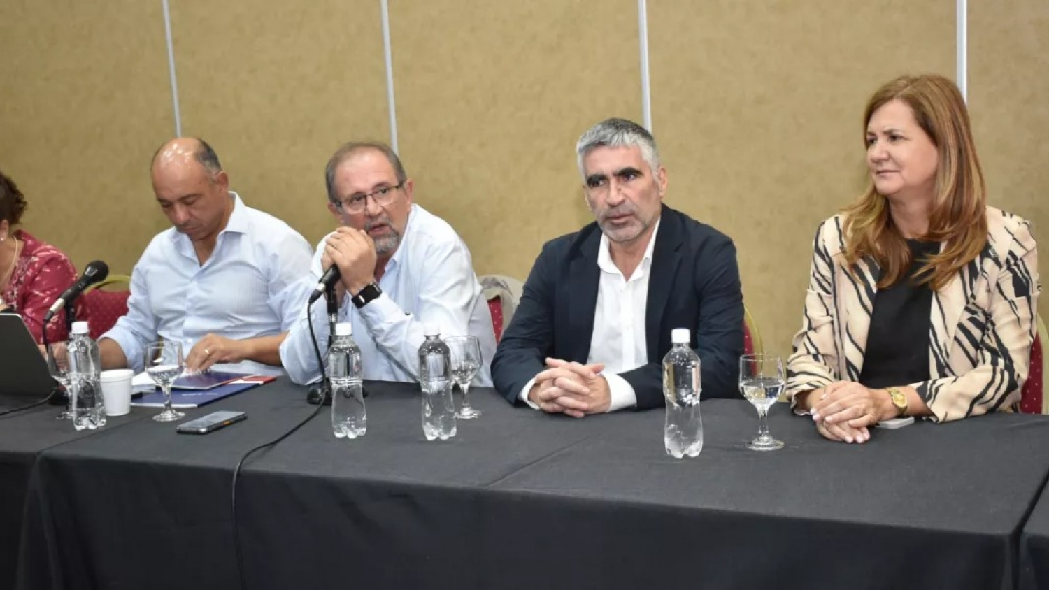 El Gobierno de Salta y gremios abrieron una mesa de revisión paritaria en busca de nuevos acuerdos