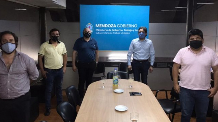 Trabajadores rurales: Segura y los delegados de RENATRE y UATRE fijaron criterios en seguridad sanitaria
