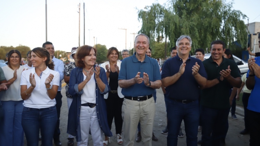 Capital: Schiaretti inauguró una urbanización en Villa Martínez