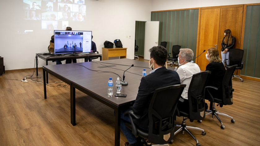 Avilés mantuvo una reunión virtual con los legisladores de la Comisión de Turismo