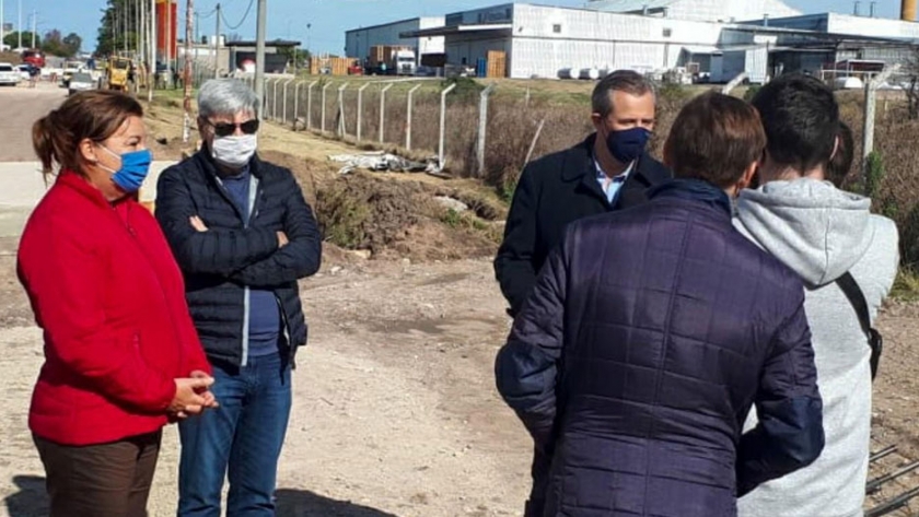 Se ejecutan obras viales en la zona del Parque Industrial de Paraná