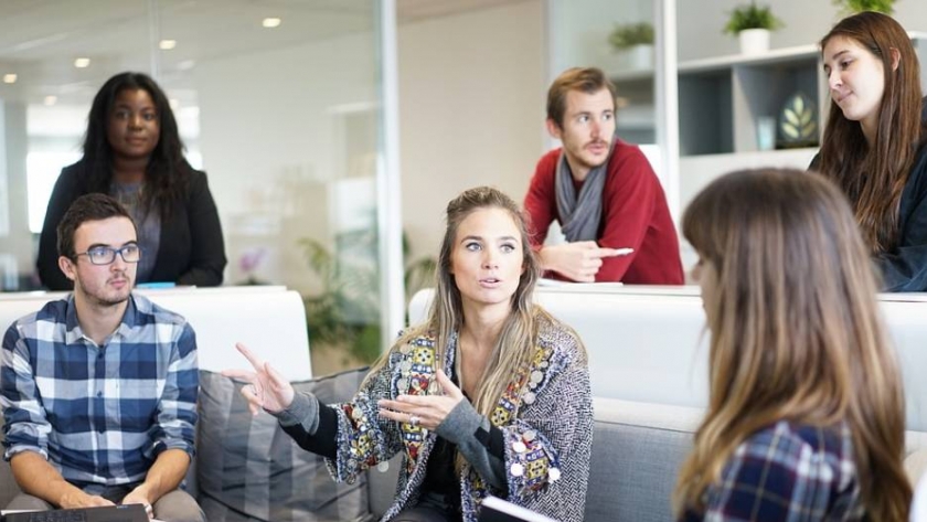 Grandes compañías promueven la integración generacional a pesar del liderazgo joven