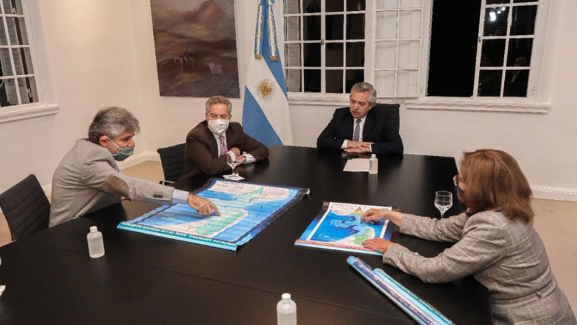 El Presidente destacó el trabajo de las áreas del Gobierno que confeccionaron las leyes de Espacios Marítimos y de creación de un Consejo Nacional de Malvinas