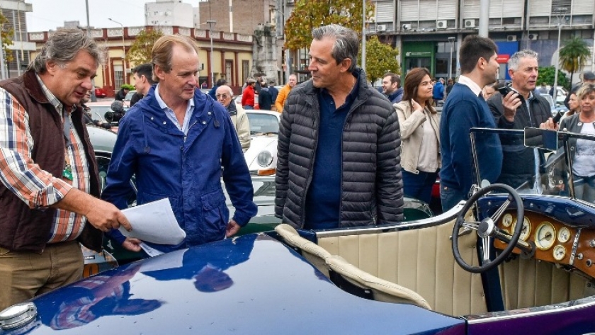Bordet y Bahl acompañaron a los pilotos del rally 100 Millas Históricas en Paraná