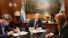 Fondo Compensador: Uñac y Meoni firmaron convenio para congelar las tarifas del transporte público