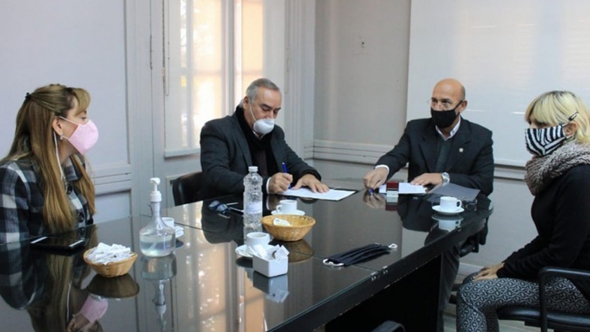 Firmaron convenio marco de cooperación e intercambio científico y técnico