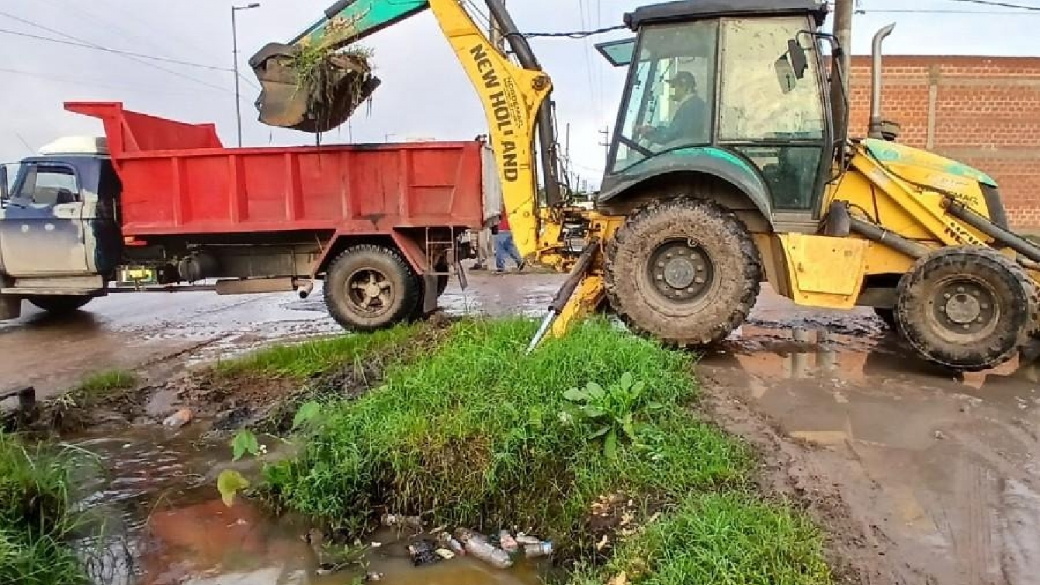 Pirané acondiciona su sistema de desagües ante la llegada de lluvias intensas