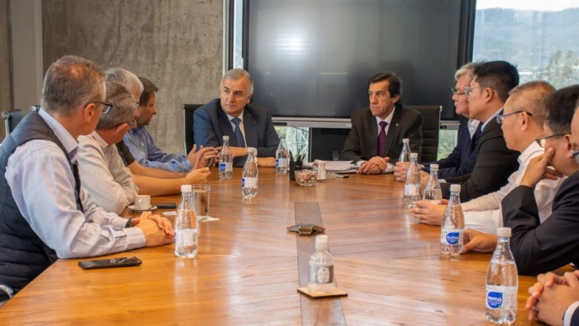 Energía fotovoltaica: Morales y CEOs de Shanghai Eletric Power avanzan en la ampliación de Cauchari