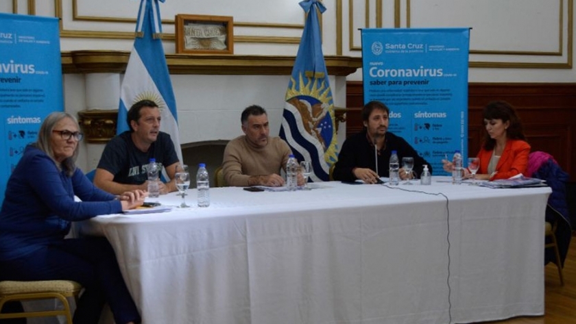 Desde el COE parte del gabinete respondió inquietudes de los intendentes y comisionados de fomento