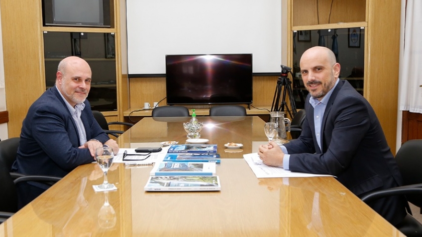 Se concretó la primera reunión de transición entre representantes del gobierno actual y el electo