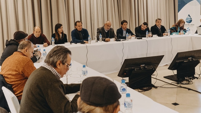 La Mesa del Agua debatió sobre el fortalecimiento de Hidráulica y la participación de usuarios