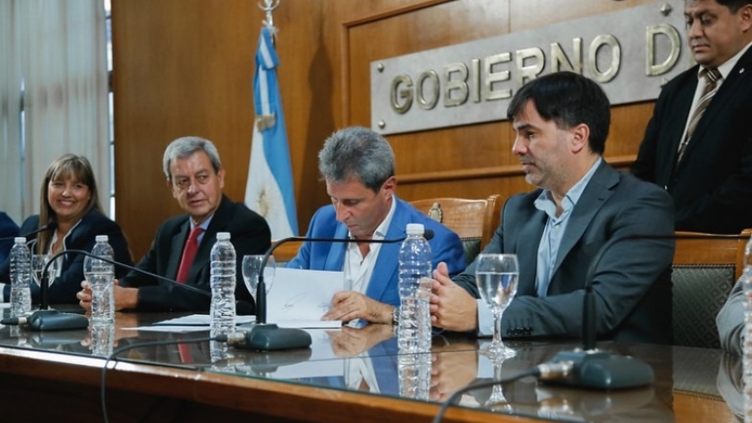 A través de un convenio firmado por Uñac, San Juan tendrá una agencia que agilizará trámites para el uso de cannabis medicinal