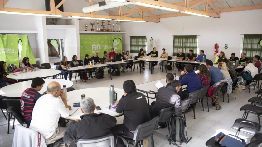 Se realizó el encuentro provincial de autoridades de deporte en El Cóndor
