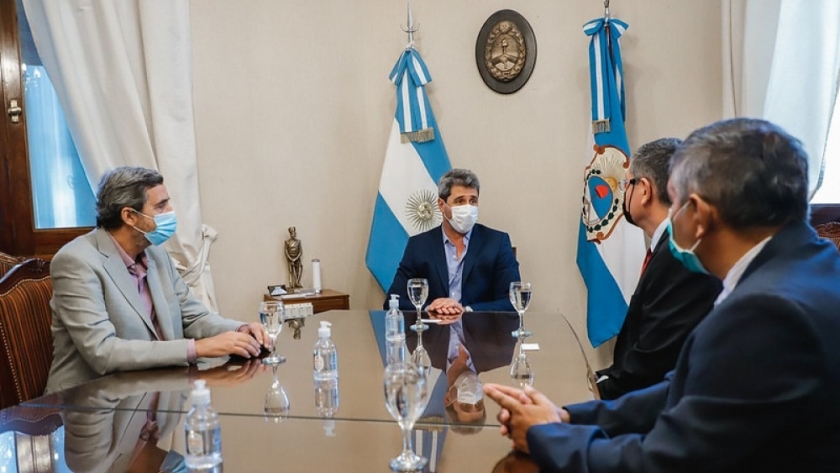 El gobernador Uñac se reunió con empresarios mineros para conocer avances en el proyecto Taguas