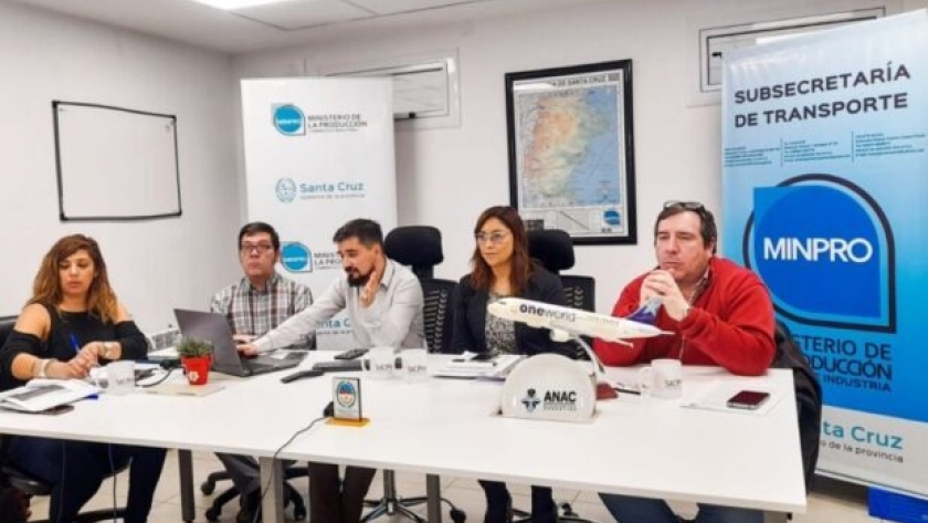 Producción realizó una mesa de trabajo sobre el desarrollo del Aeropuerto de la Cuenca
