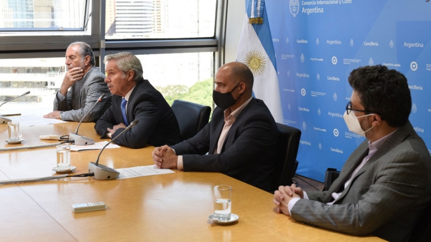 Más de 300 exportadores se reunieron con la Cancillería en el marco del Consejo Público Privado creado por Solá
