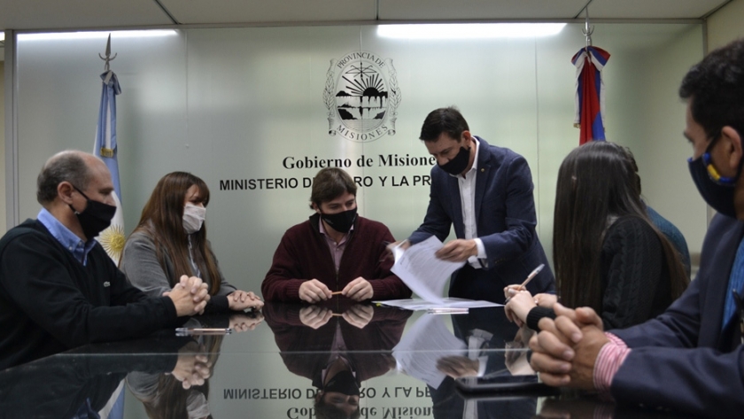 Acuerdan acciones para la terminalidad educativa de productores misioneros