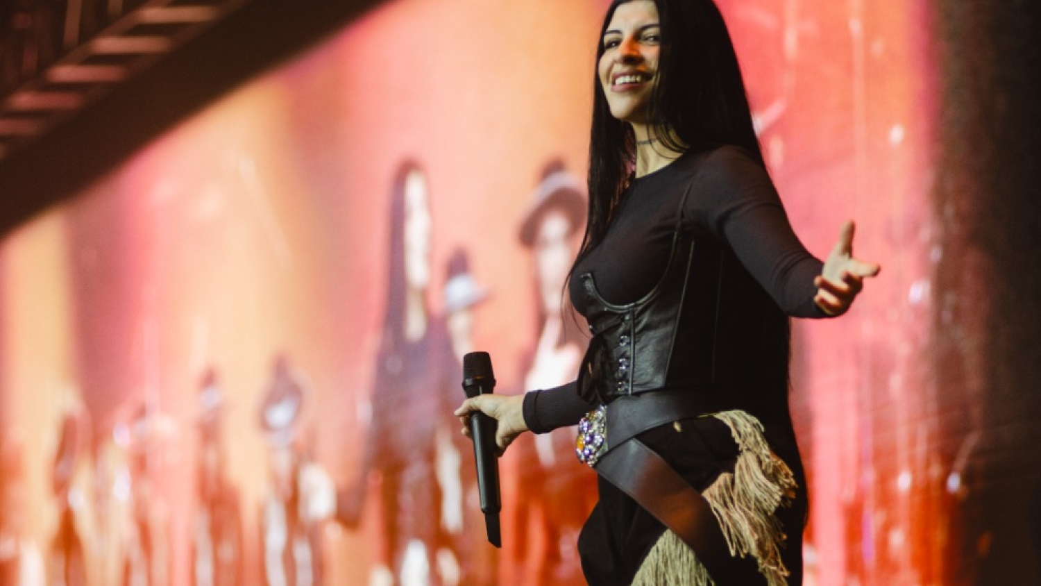 Cazzu conquistó la Fiesta del Poncho 2026 con un show que reafirmó su lugar entre las grandes figuras de la música argentina
