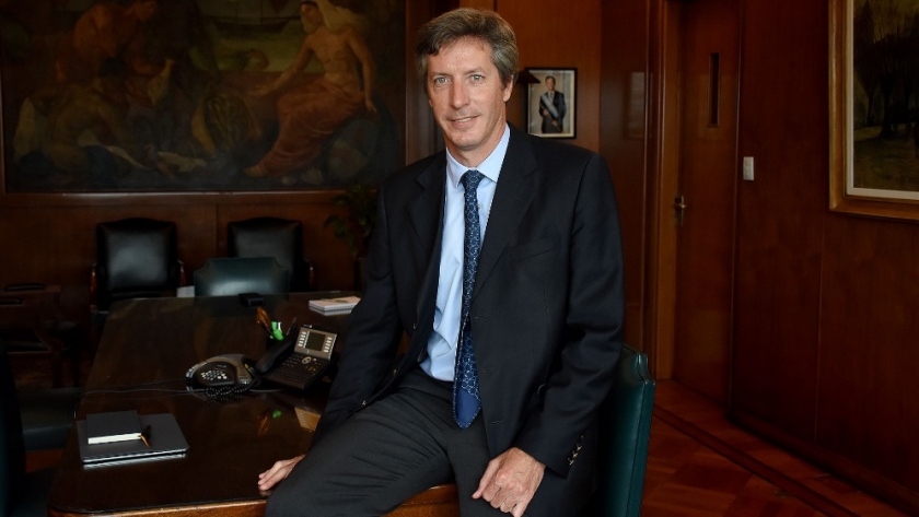 Pax cambiaria en la mira: el Gobierno apuesta a más dólares y el mercado advierte riesgos