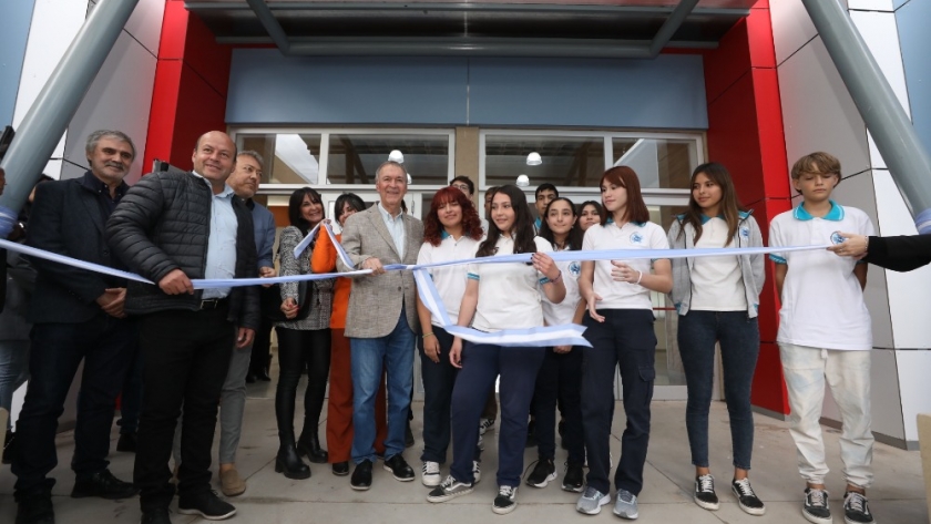 Schiaretti inauguró en Cruz del Eje el edificio de la escuela ProA