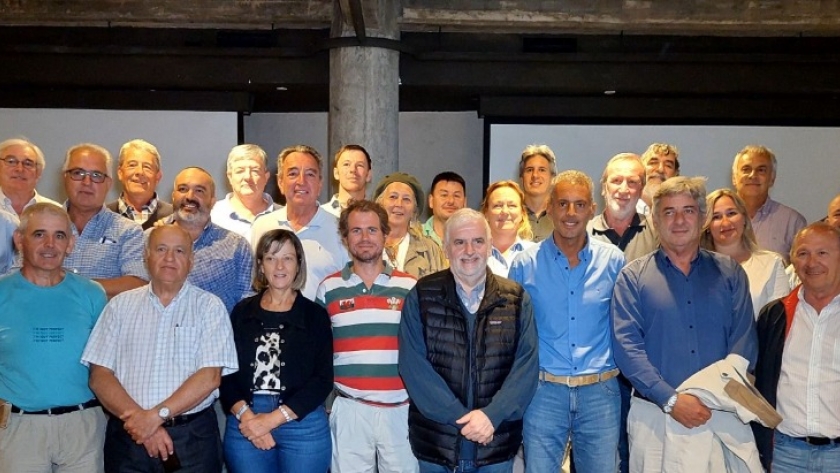 Vilella acompañado por los presidentes de CRA y SRA participó en la 38ª Exposición Rural de Bariloche