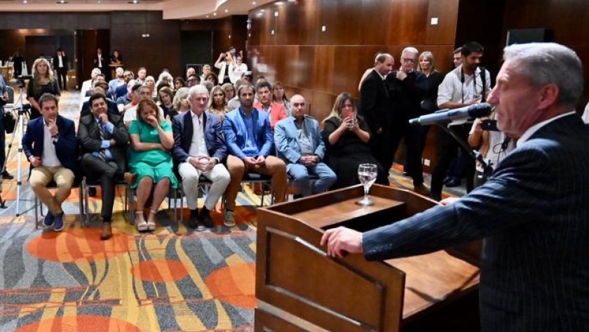 Arcioni participó de los festejos por el 10° Aniversario de la Cámara de Turismo del Chubut