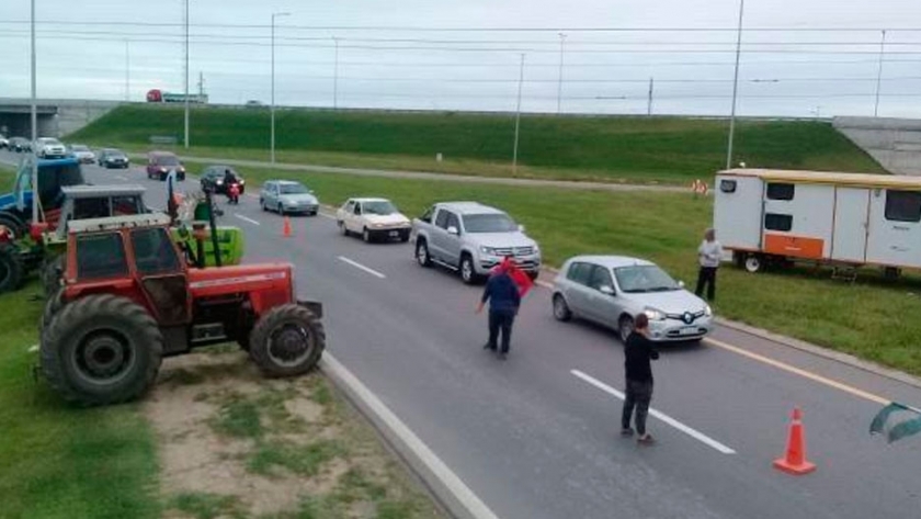 Autoconvocados quieren ir a un paro con control de cargas por las retenciones