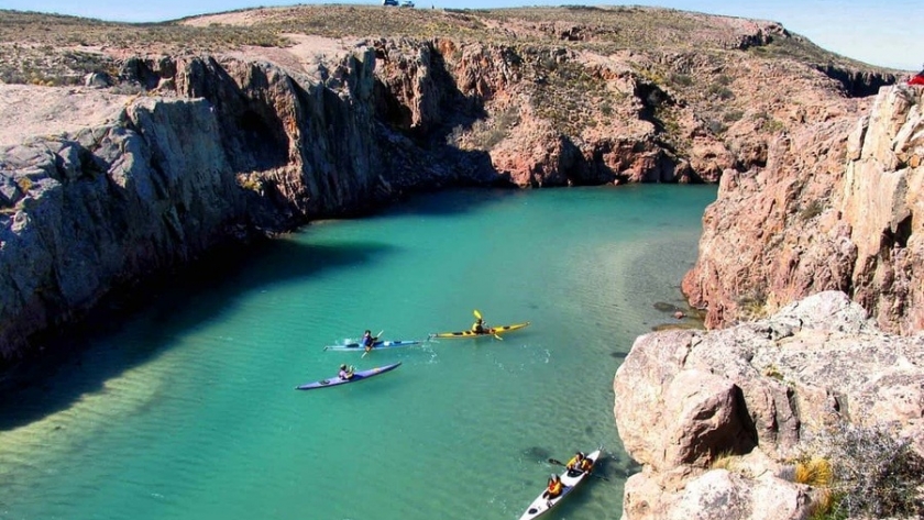 Puerto Deseado: navegando entre tradición pesquera y belleza costera