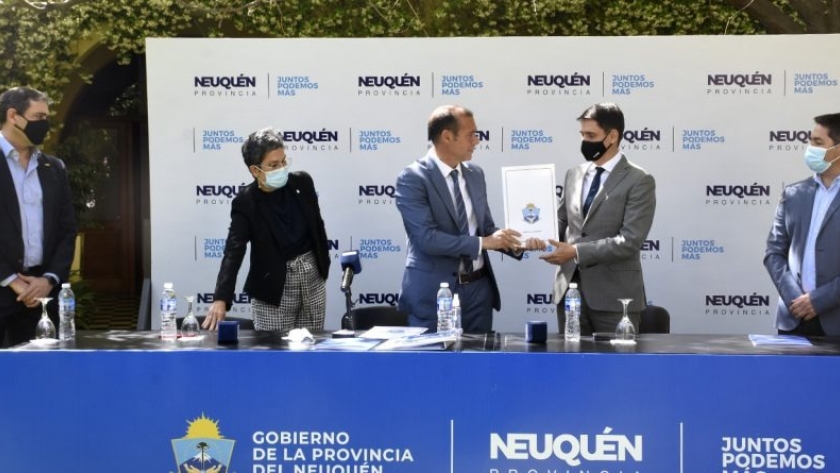 Gutiérrez anunció una nueva concesión hidrocarburífera no convencional