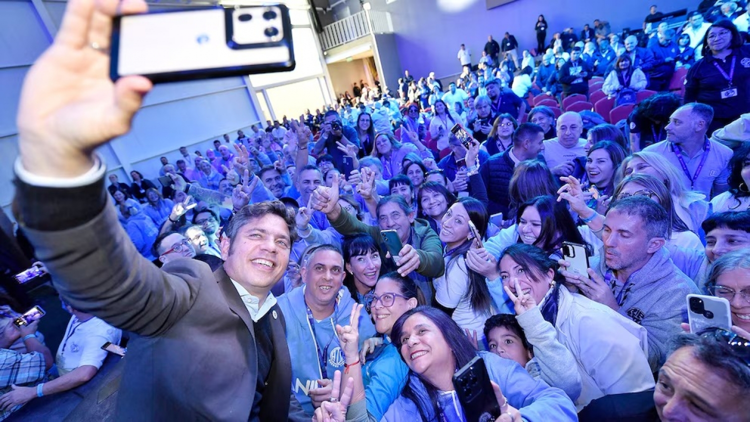 Kicillof acelera su armado nacional: suma acuerdos con Corrientes y proyecta su expansión política hacia Mendoza