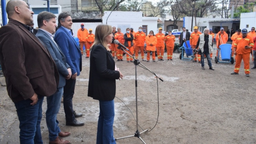 Entregaron herramientas para la limpieza de la ciudad